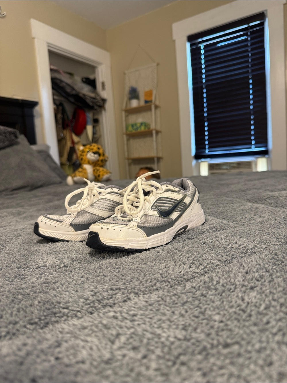Nike Kids White and Gray Lace-Up Sneakers - Picture 2 of 12